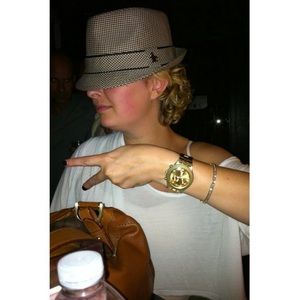 Meet your Posher, Reagan